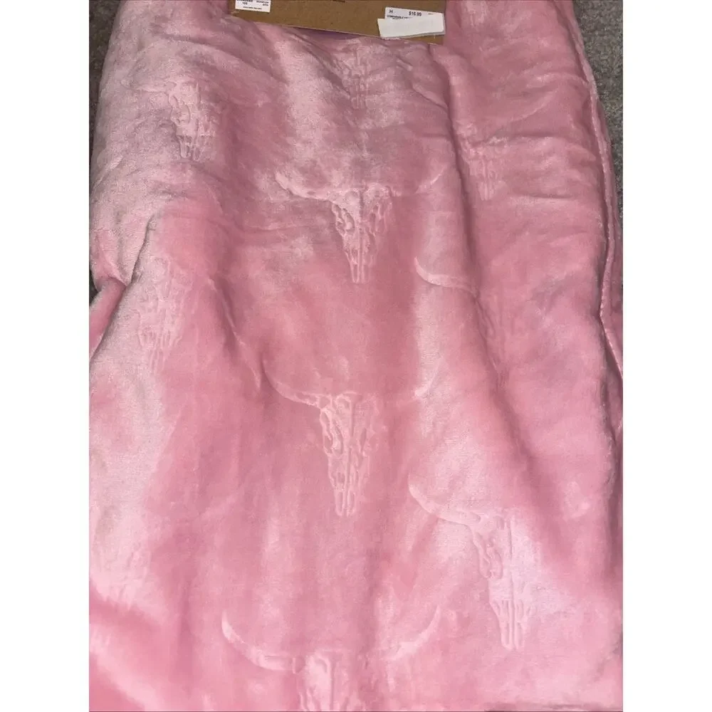 Wrangler Longhorn Cow Skull Oversized Plush Throw Blanket Pink 60x70 NEW